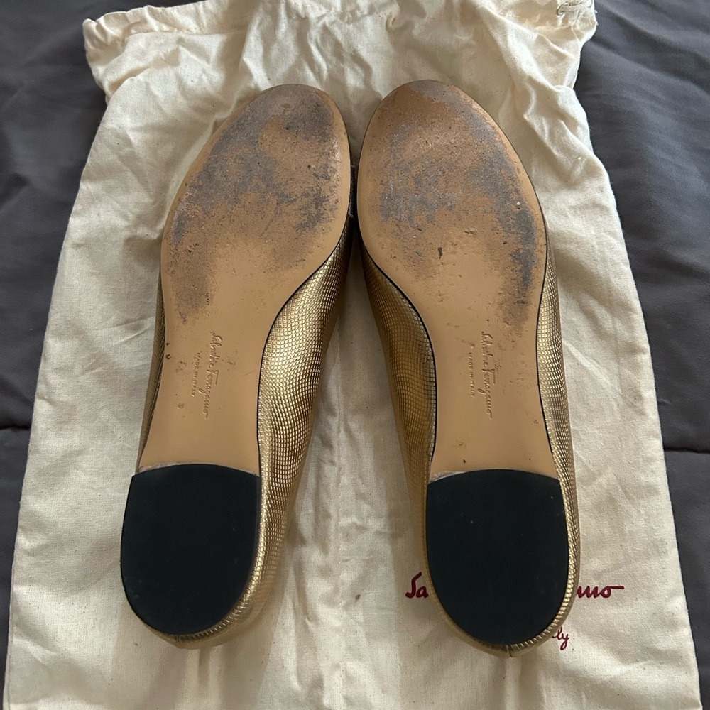 Ferragamo Varina Flats - Picture 2 of 3